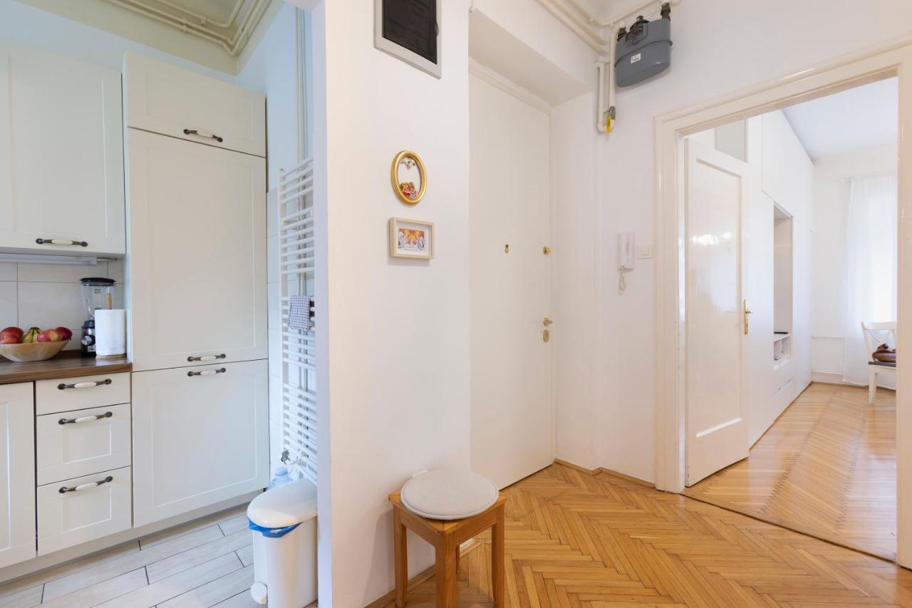 Vedrana-Near Centre And Free Garage, Electricity For Electric Cars Zagreb Exterior foto